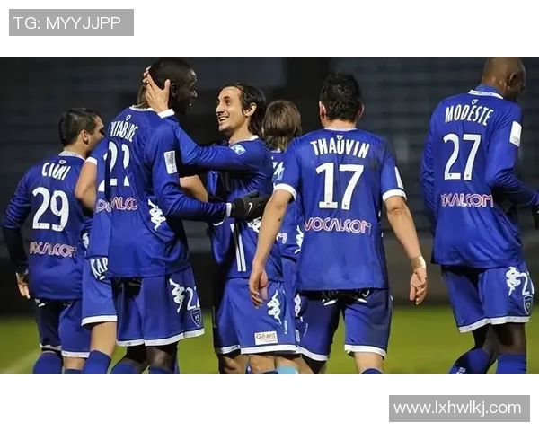 格勒诺布尔主场迎战索肖争夺法乙积分榜关键战役 格勒诺布尔主场迎战索肖争夺法乙积分榜关键战役