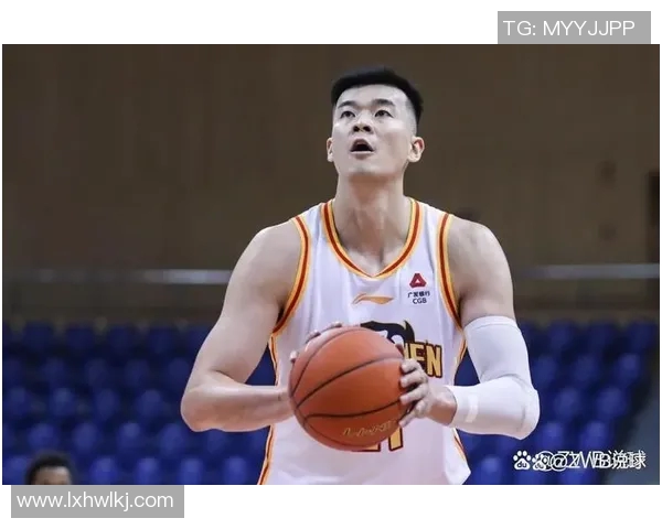 李慕豪：从篮球新星到职业生涯巅峰的奋斗之路与成长故事