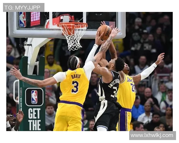 湖人对阵雄鹿精彩视频回放分析及比赛亮点总结