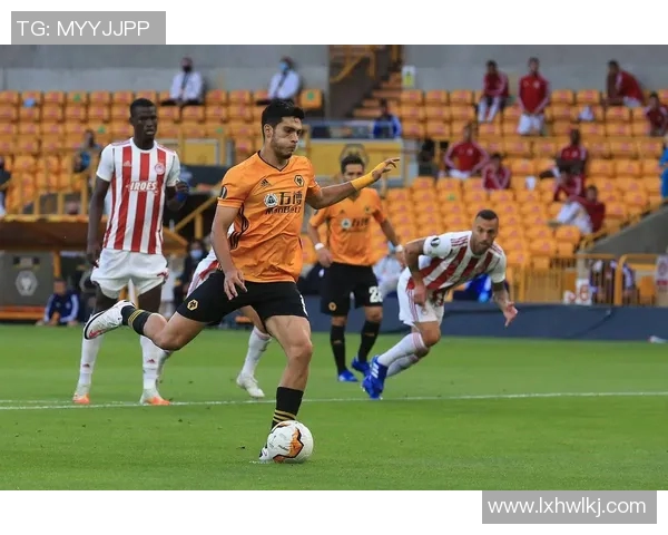 狼队与曼城精彩对决回放分析及比赛亮点总结