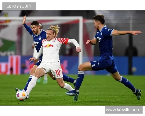 莱红牛主场迎战赫根期待精彩对决双方争夺胜利的关键时刻