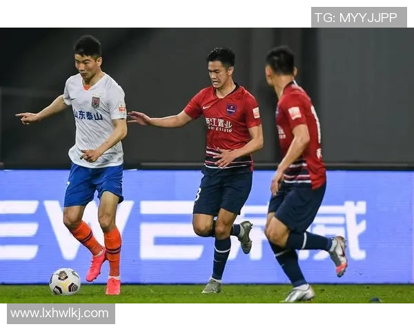 重庆足球队荣登足球力量排行榜首位引发热议