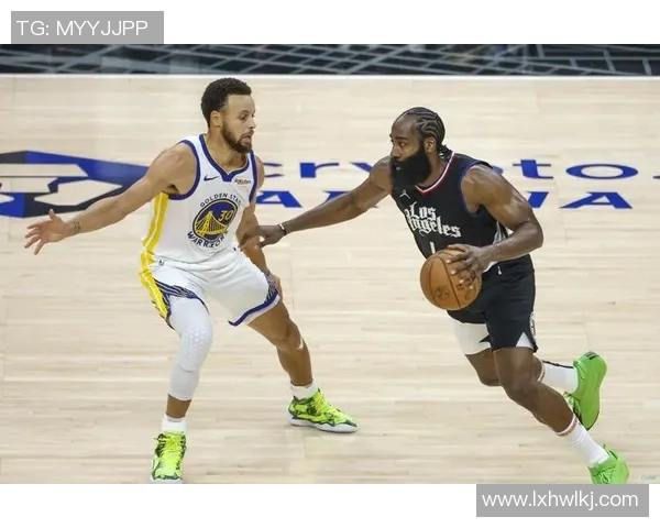 勇士与快船激战正酣精彩比赛直播全程回顾与分析